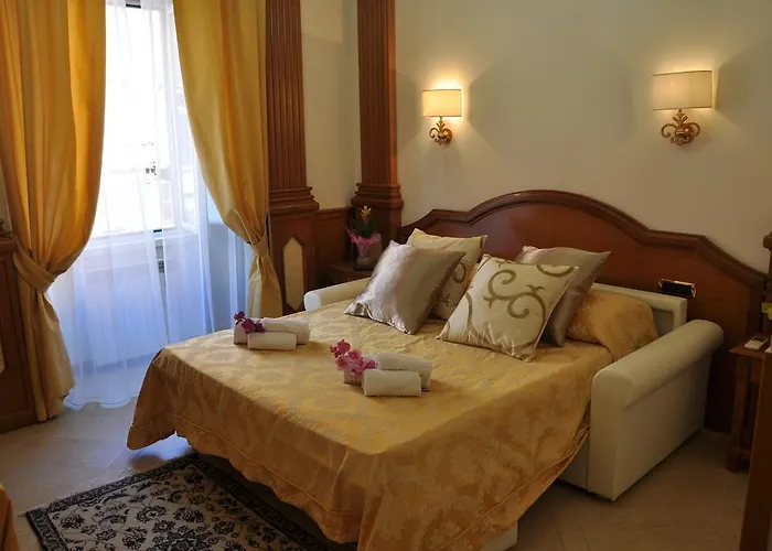 Imperial Crown Rome
